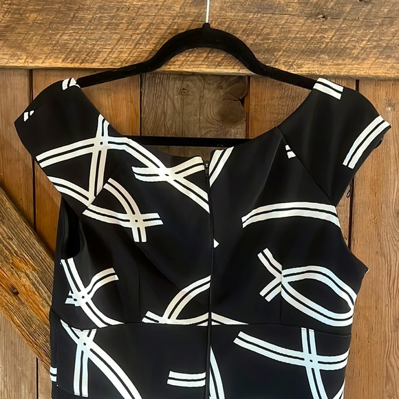 London Times Women’s dresss - Picture 6 of 7